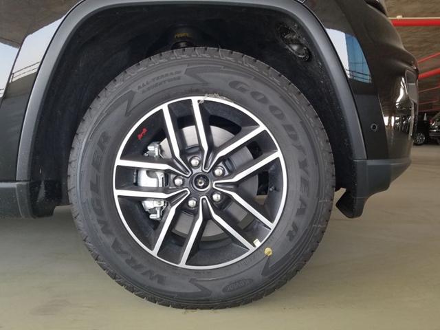 新款大切诺基Trailhawk实车曝光 即将上市