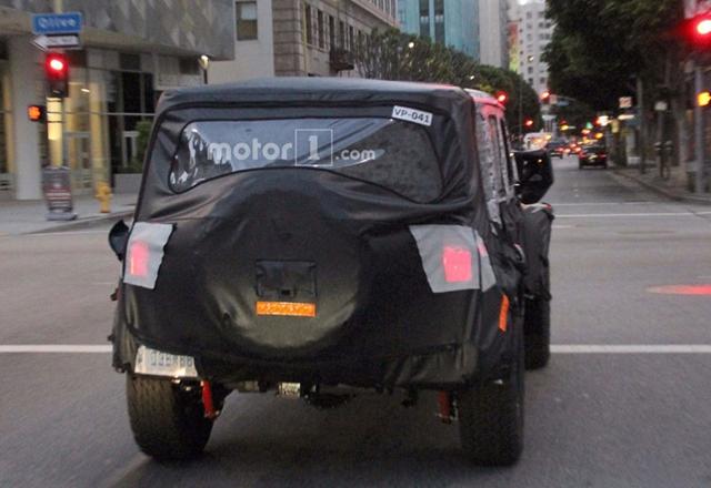 Jeep全新牧马人路试谍照曝光 外观将会调整