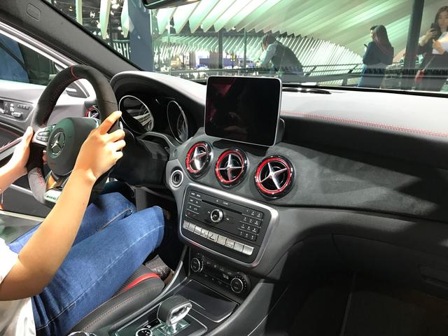 AMG新款GLA 45上市 外观微调/售57.90万元