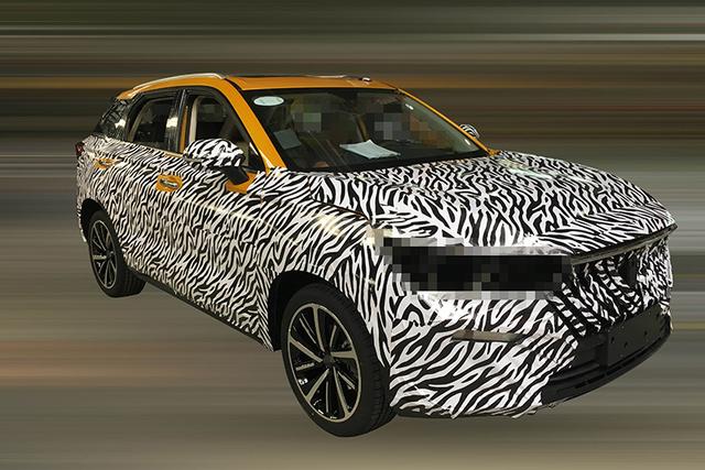 造型个性/年底上市 奔腾T77最新测试谍照曝光