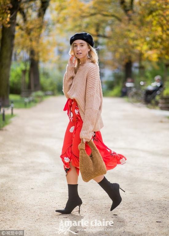 冬日百搭不仅是黑白配 还有高冷卡其mix热辣红