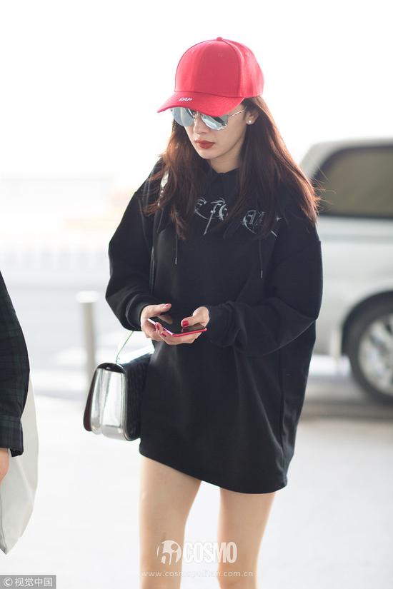 2017机场街拍到底谁赢了？女明星们通通笑而不语
