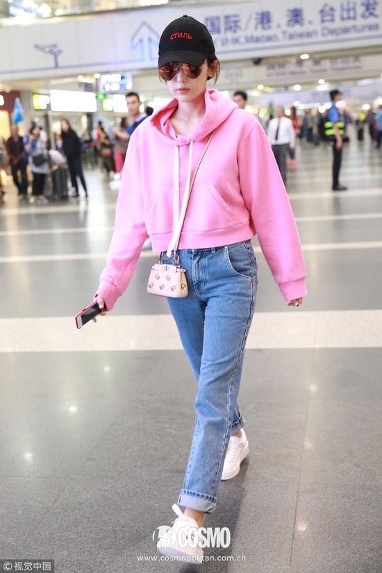 2017机场街拍到底谁赢了？女明星们通通笑而不语