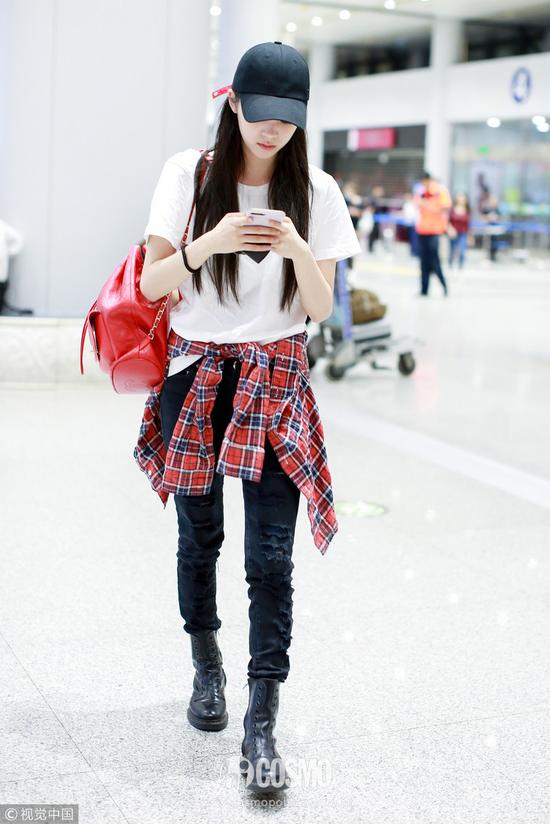 2017机场街拍到底谁赢了？女明星们通通笑而不语