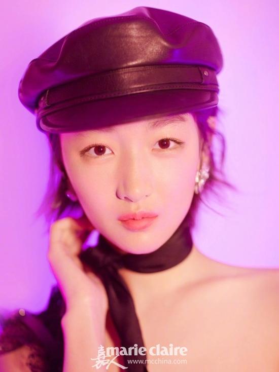 甜美周冬雨 冬衣时尚太高级