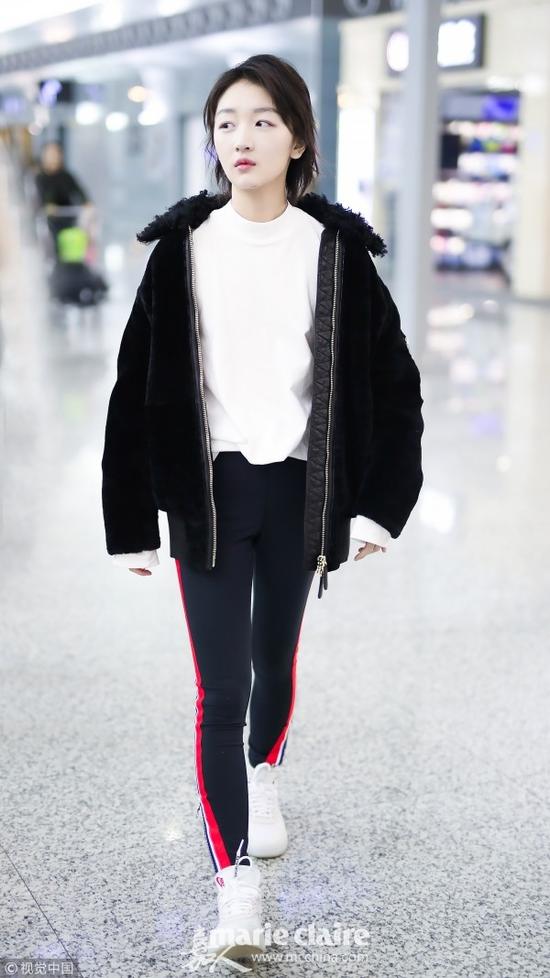 甜美周冬雨 冬衣时尚太高级