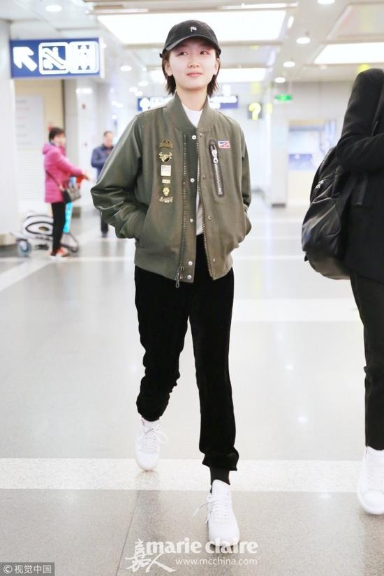 甜美周冬雨 冬衣时尚太高级