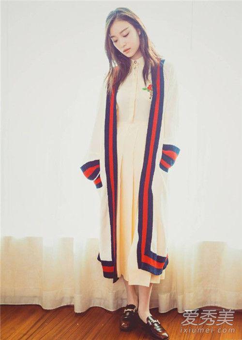 美女都爱长版针织外套