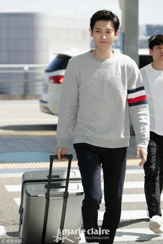 卫衣穿搭新感觉 看刘雯热巴杨洋亲身示范