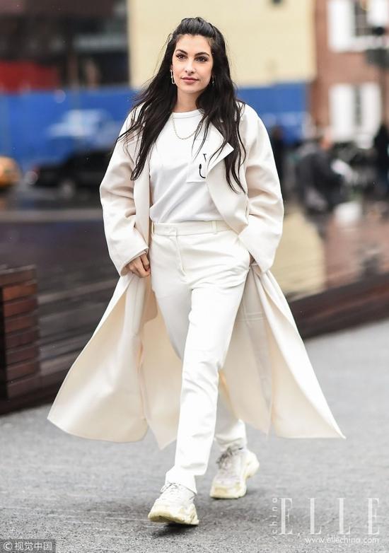 全白过春天 秒变高级感女神