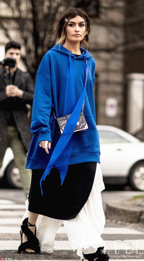 卫衣+裙子=一周7天美丽不重样