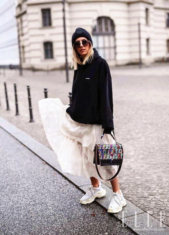 卫衣+裙子=一周7天美丽不重样