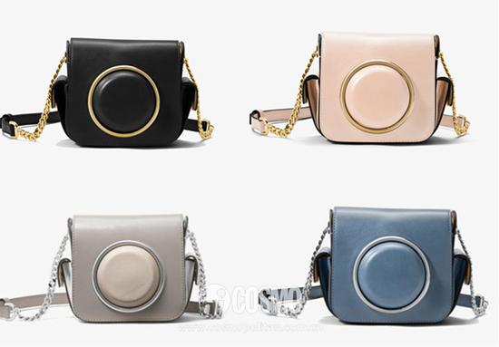&nbsp;MICHAEL MICHAEL KORS Scout 中号皮质相机包